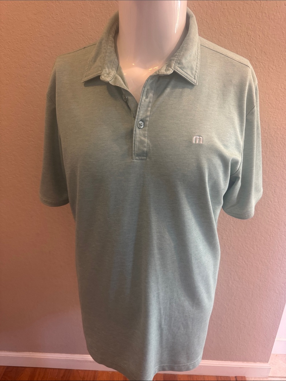 Travis Mathew shirt polo size large